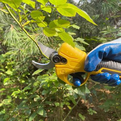 Portable Cordless Electric Scissors Pruning Shears Brushless Garden Pruner Battery