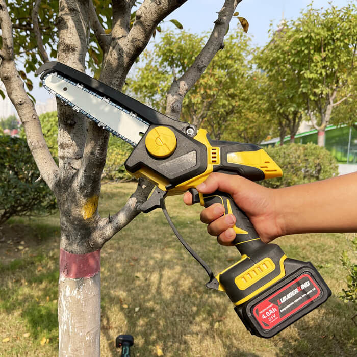 8" 650W Power Tools Handheld Chainsaw 21V Lithium Battery One-Handed Cordless Electric